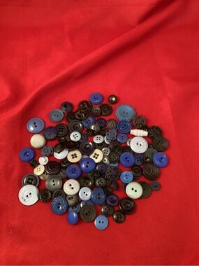 75 grams of blue Assorted Buttons Mix